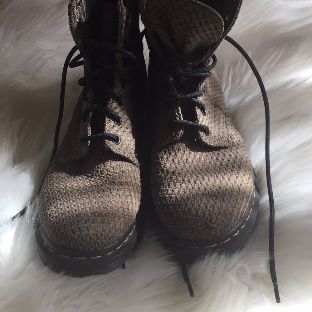 Canvas Dr. Martens